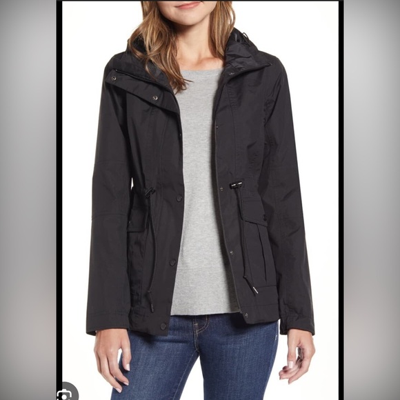 The North face Zoomie Women's Black Hooded Jacket - Picture 1 of 10